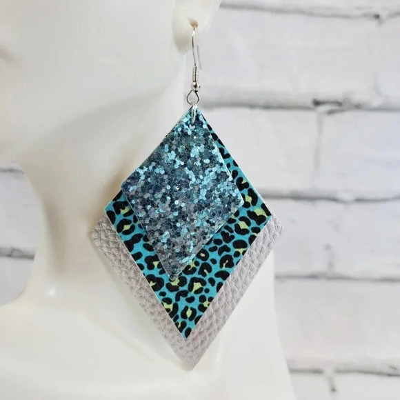 3 Layer Sparkle Animal Metallic Faux Leather Dangle Lightweight Earring 3bl15 - Picture 1 of 3